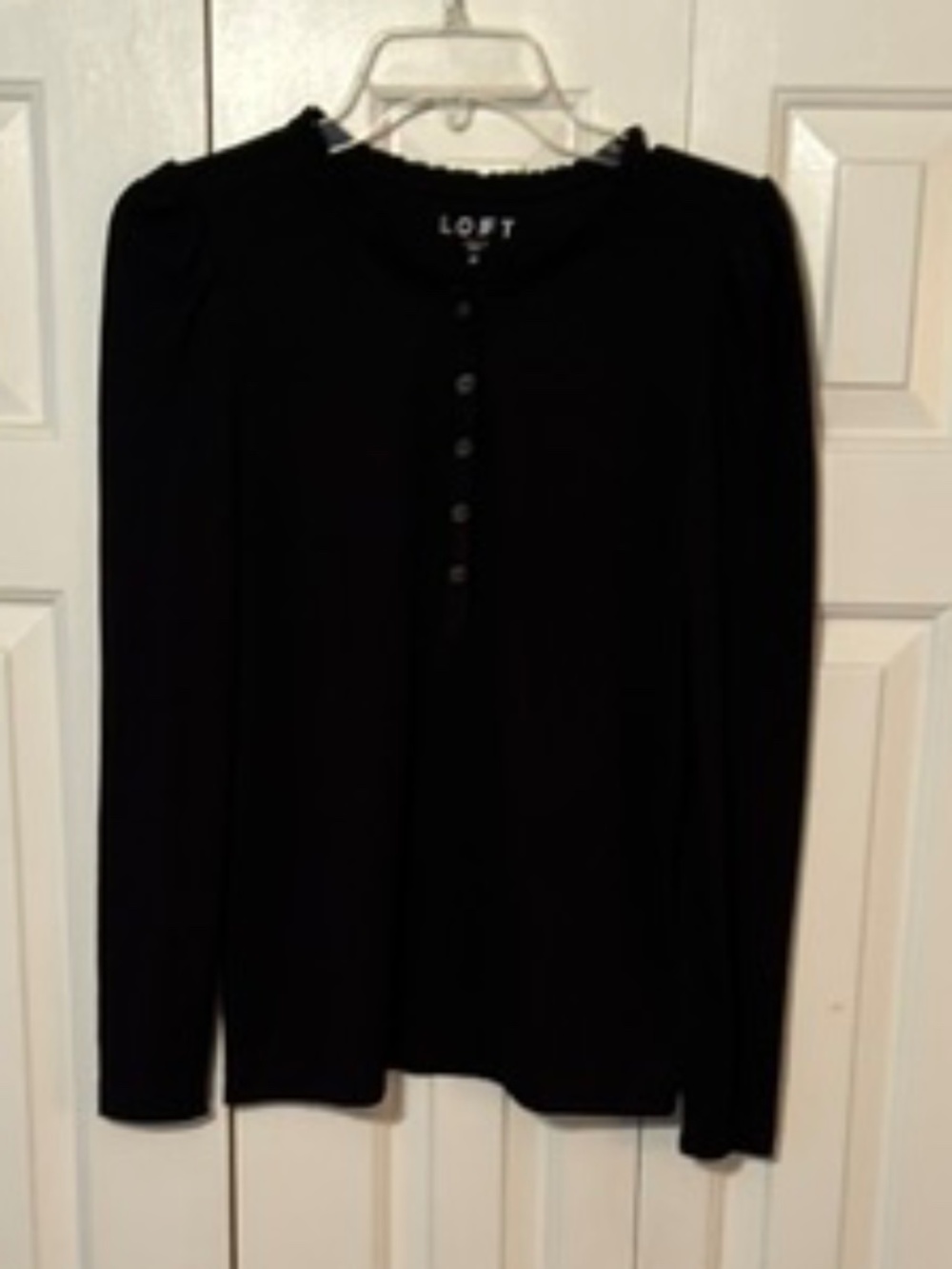 Loft Women's light weight sweater